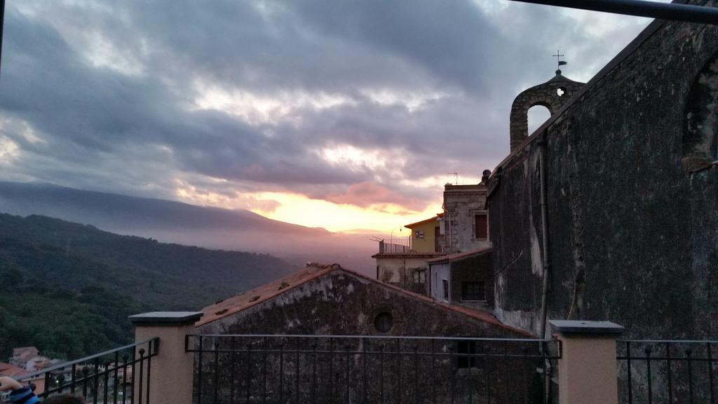 Cento Tari' Guest House Кастильоне-ди-Сицилия Экстерьер фото